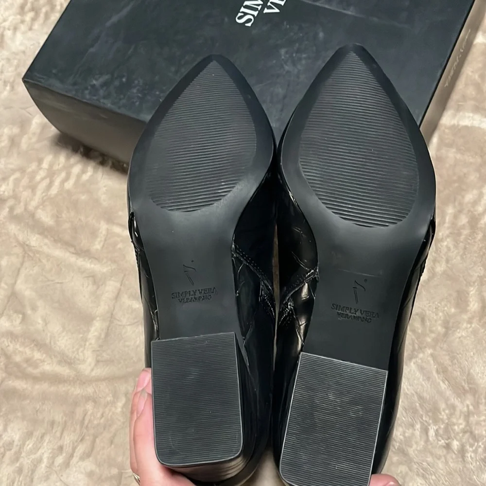 Vera Wang Black heels - Bluebird- 9.5 - Picture 5 of 6